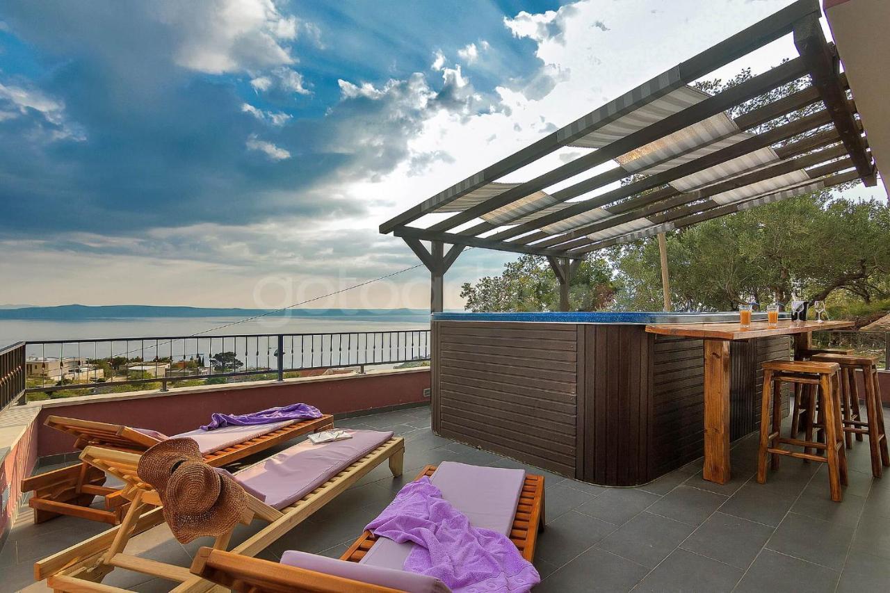 Holiday Home Darius With Hot Tub Makarska Exterior photo