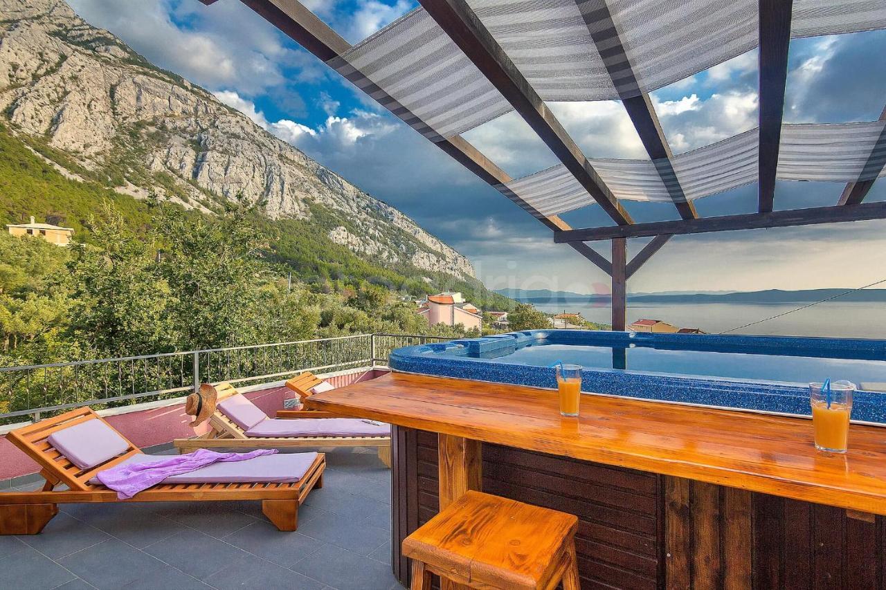 Holiday Home Darius With Hot Tub Makarska Exterior photo